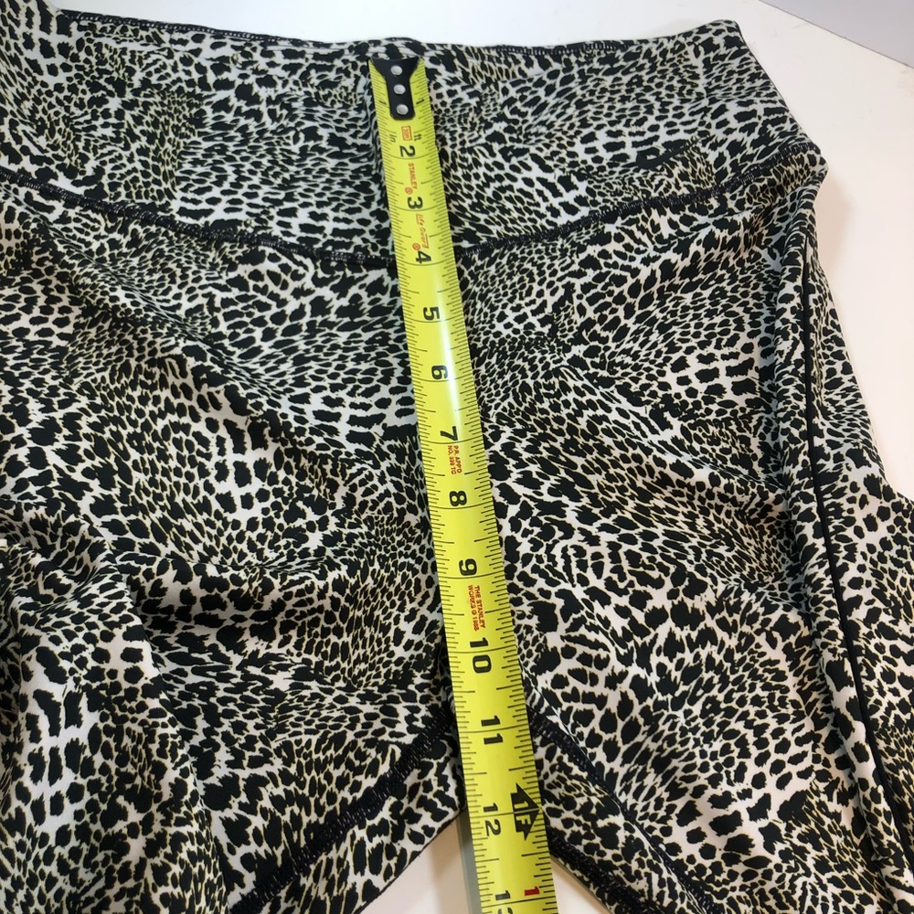 Dry Fit Nike Womens animal print high rise leggings sz large - Picture 3 of 7